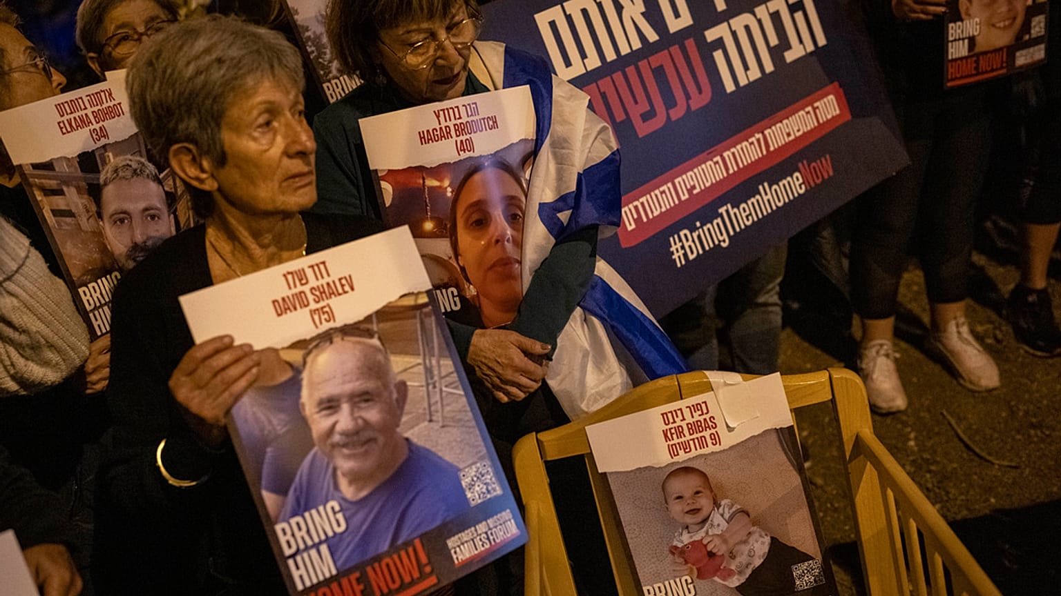 Manifestanti in Israele chiedono la liberazione degli ostaggi tenuti a Gaza