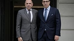 Ο υπουργός Εξωτερικών Γιώργος Γεραπετρίτης (Α) υποδέχεται τον υπουργό Εξωτερικών της Κύπρου Κωνσταντίνο Κόμπο