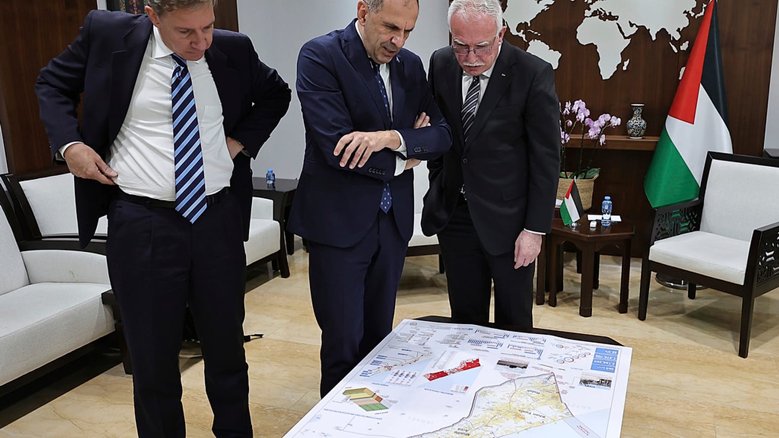 Επαφές του Γιώργου Γεραπετρίτη στη Ραμάλα