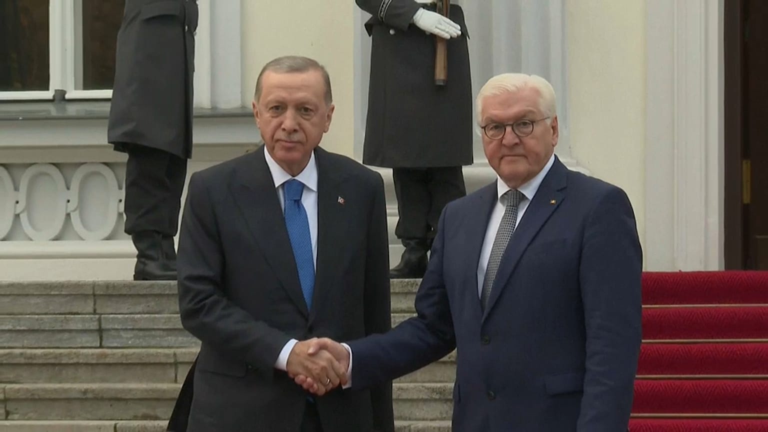 Erdogan wird von Steinmeier in Berlin empfangen