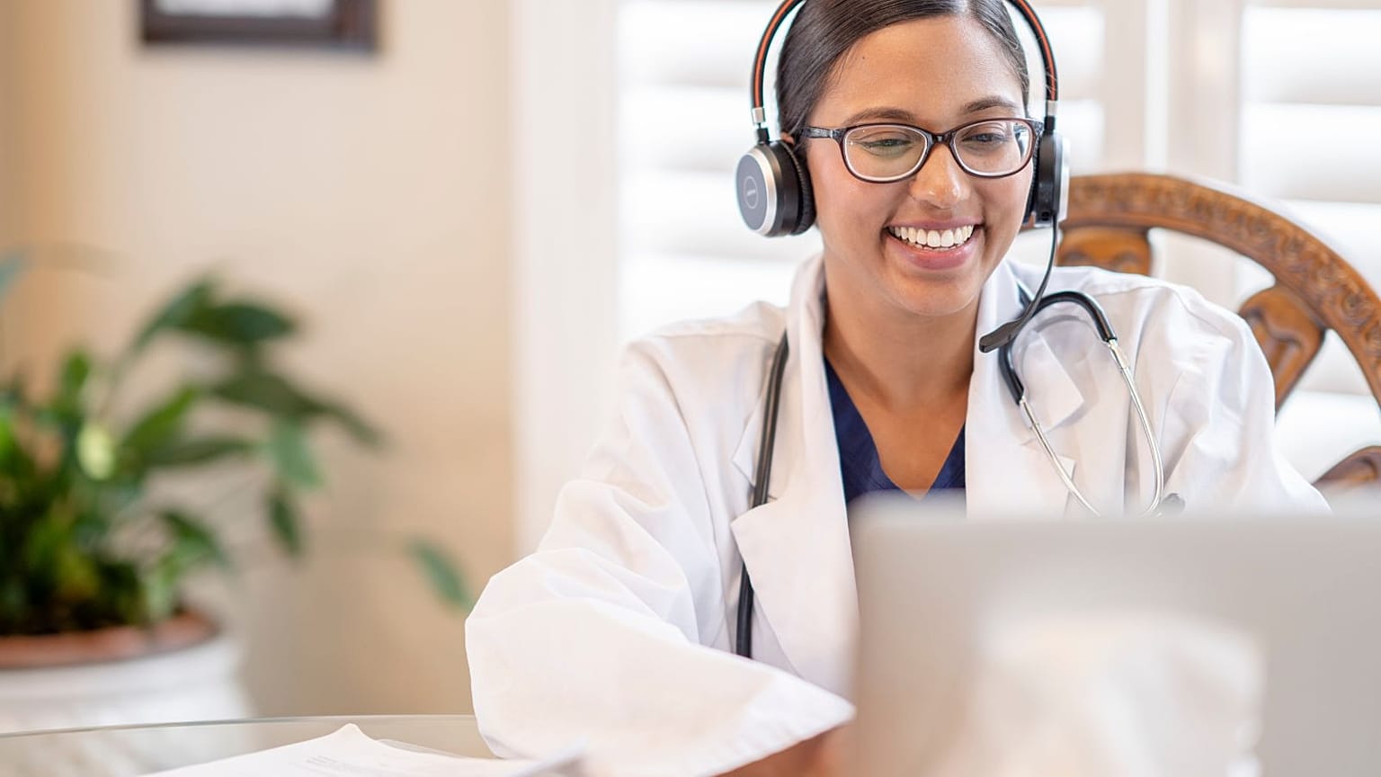 A subsidiary of the French railway announced on Friday that it plans to deploy telemedicine facilities to address medical deserts.