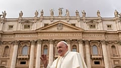 Vatikan doktrin ofisinden yapılan açıklamada Papa Francis'in imzası bulunuyo.