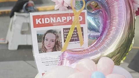 Imagen de la pequeña Emily Hand, rehén de Hamás, que cumple 9 años. 