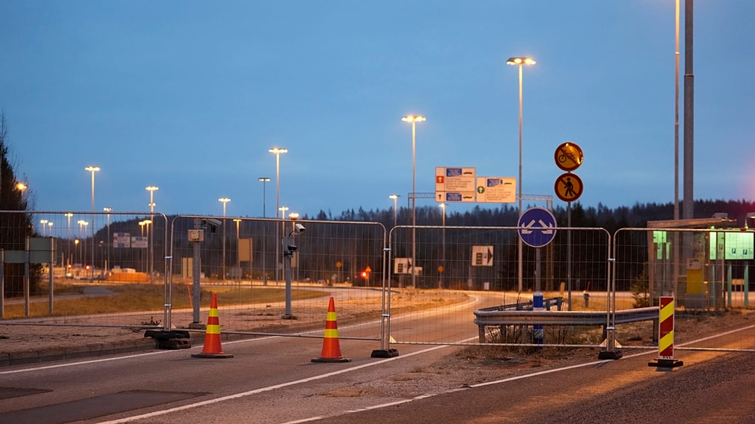 A fence is blocking the road to the closed empty Nuijamaa border station between Russia and Finland in Lappeenranta, Finland, Saturday, Nov. 18, 2023.