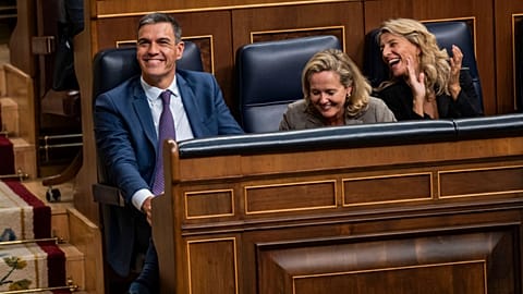 From left to right: Pedro Sanchez, Economy Minister and first Deputy Prime Minister Nadia Calvino and Labor Minister and second Deputy Prime Minister, Yolanda Diaz
