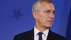 Nato-Generalsekretär Jens Stoltenberg kritisiert in Bosnien das Verhalten Russlands