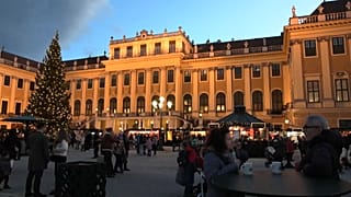 Vienna Christmas market marks 30 years of festivities