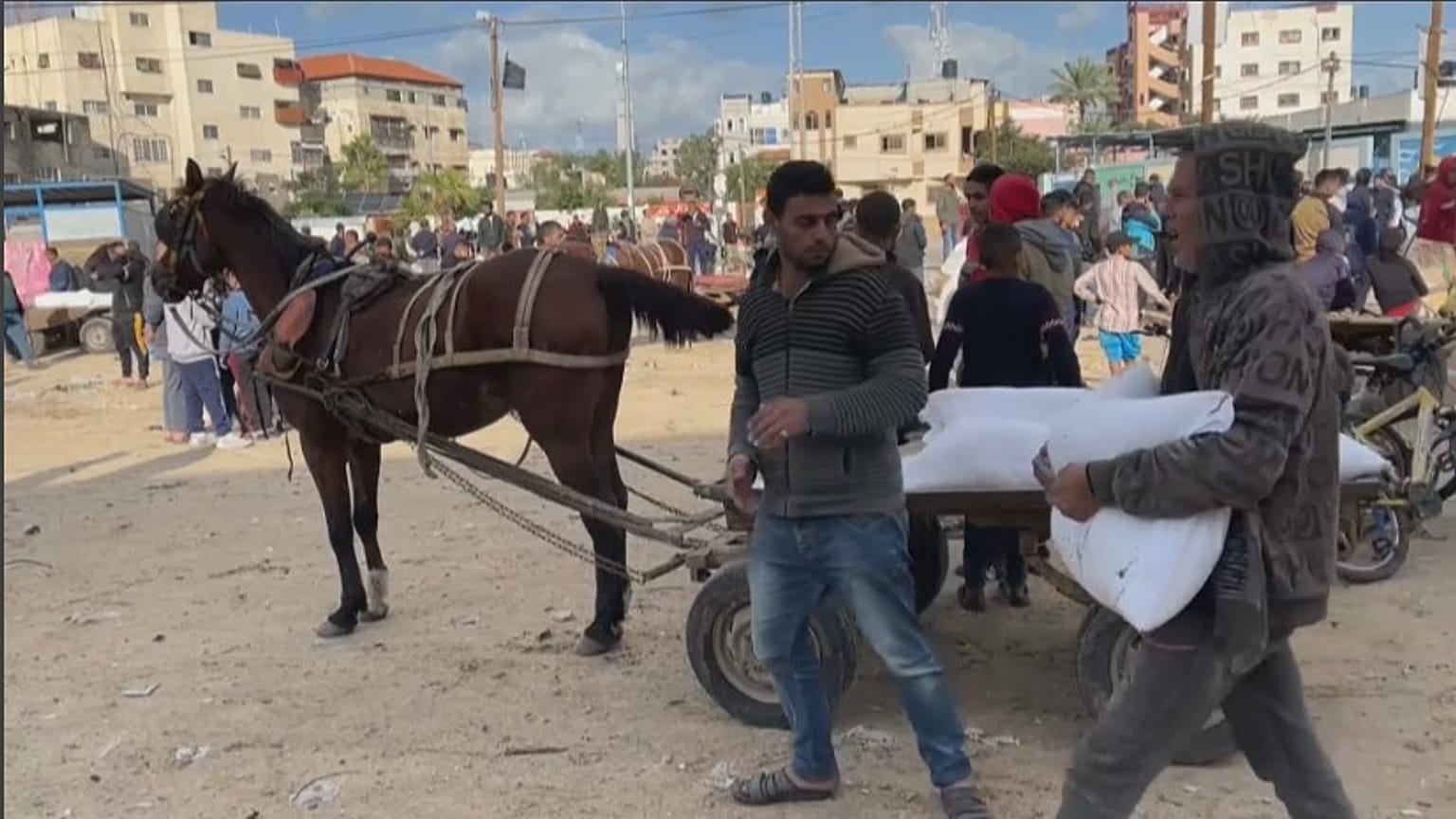 Distribution de farine par l'ONU à Rafah, dans la bande de Gaza, le 21.11.2023.