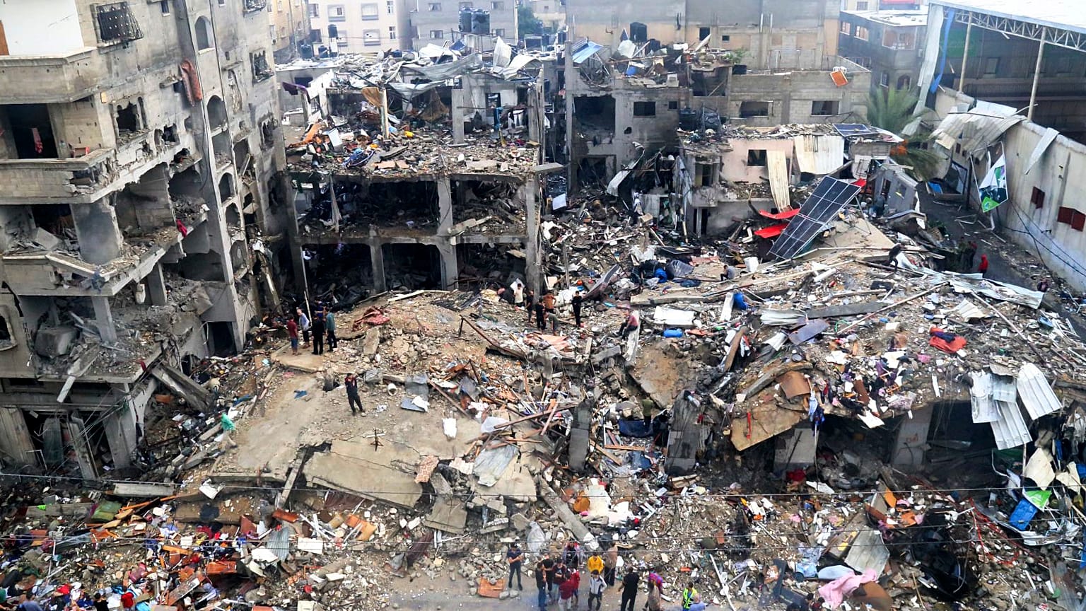 دمار بعد قصف اسرائيلي في مخيم جباليا، قطاع غزة