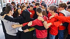 In Schulen und Universitäten in Italien gab es Aktionen, um auf Gewalt gegen Frauen aufmerksam zu machen.