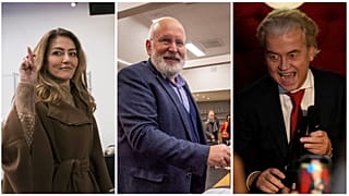 Dilan Yesilgoz-Zegerius (VVD), Frans Timmermans (GL-PvdA) e o vencedor Geert Wilders (PVV)