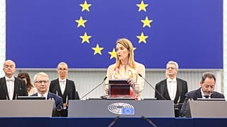 Роберта Метсола пригласила премьер-министра Болгарии Николая Денкова выступить в Европарламенте.