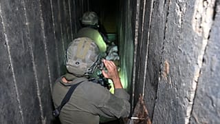 Foto tomada durante un recorrido controlado y posteriormente editada bajo la supervisión del militar israelí. 22 de noviembre de 2023.