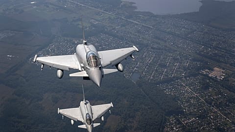 Eurofighter Tryphoon uçakları Almanya, İngiltere, İtalya ve İspanya ortaklığında üretiliyor