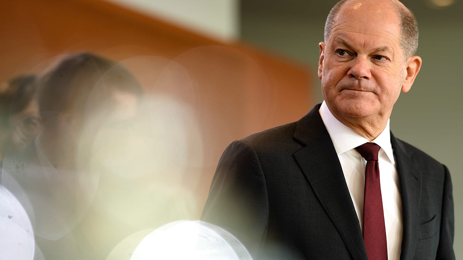 Bundeskanzler Olaf Scholz bei der Kabinettssitzung der Bundesregierung im Kanzleramt in Berlin, Mittwoch, 22. November 2023, an.
