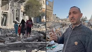 مواطن فلسطيني يتفقد منزله المهدم