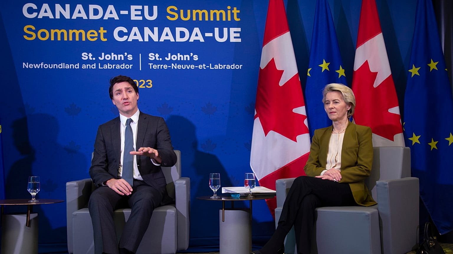 Justin Trudeau, kanadai miniszterelnök (balra) és az Európai Bizottság elnöke, Ursula von der Leyen a kétoldalú csúcstalálkozón 2023.11.24-én. 