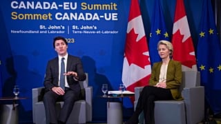 La Présidente de la Commission européenne Ursula von der Leyen et le Premier ministre canadien Justin Trudeau