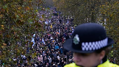 Londra'da bir gün arayla Filistin ve İsrail yanlısı gösteri düzenlendi