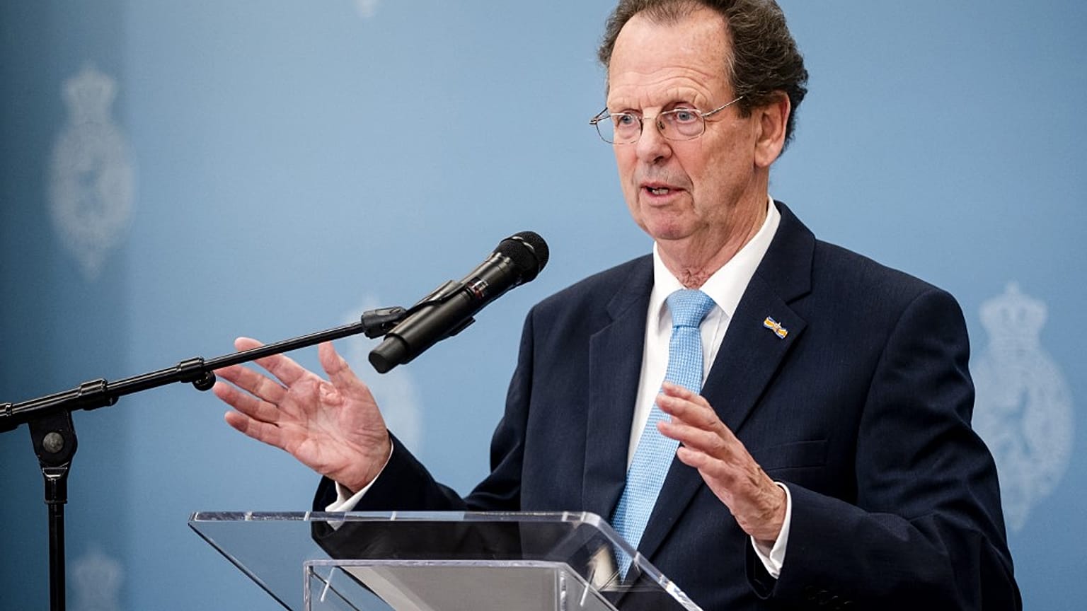 PVV senator Gom van Strien explains his work as a newly appointed scout to investigate the possibilities of forming a new coalition government after the recent election.