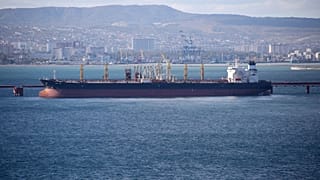 یک نفتکش در نووروسیسک روسیه پهلو گرفته است.