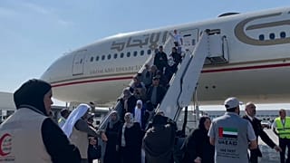 وصول فلسطينيين لتلقي العلاج في الإمارات