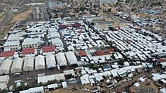 مشاهد جوية لخيام النازحين في خانيونس جنوب قطاع غزة
