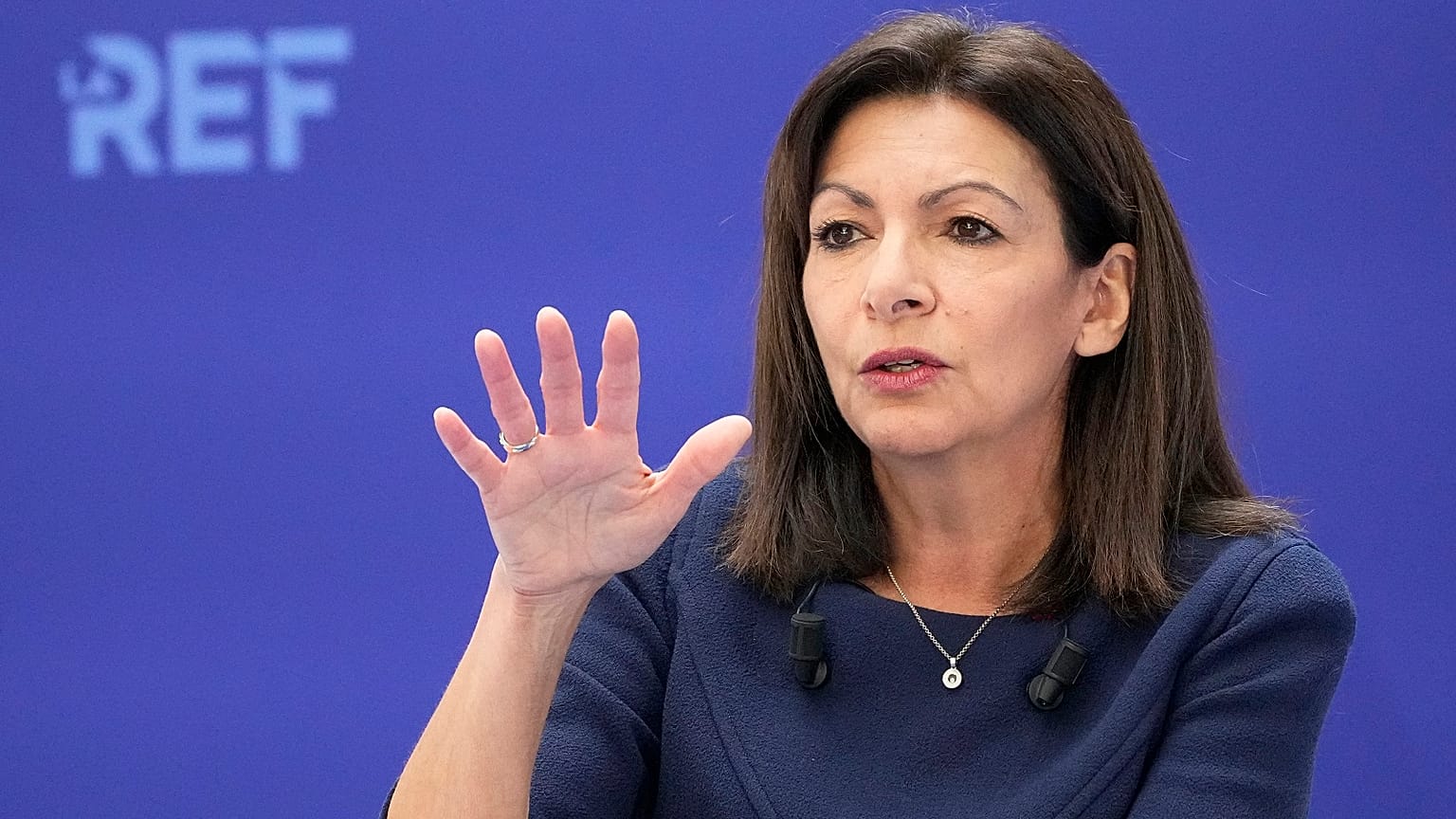 La maire de Paris, Anne Hidalgo, a annoncé qu'elle quitterait X, anciennement Twitter, à la fin de la semaine.