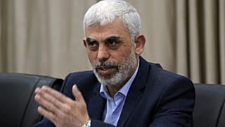 يحيى السنوار، قيادي في حركة حماس، أثناء اجتماع في غزة ـ نيسان / أبريل 2022 ـ أرشيف