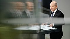 Le chancelier allemand Olaf Scholz prononce un discours sur la crise budgétaire de l'Allemagne au Bundestag à Berlin, Allemagne, mardi 28 novembre 2023.