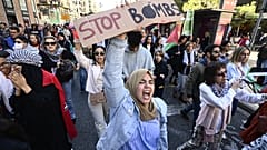 Das Demonstrationsrecht ist in der Allgemeinen Erklärung der Menschenrechte enthalten.