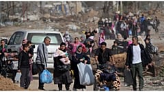 صورة تعكس موجة انتقال الفلسطينيين من شمال قطاع غزة إلى جنوبه