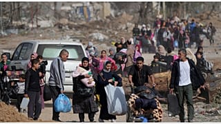 صورة تعكس موجة انتقال الفلسطينيين من شمال قطاع غزة إلى جنوبه