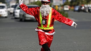 Ramiro Hinojas, o "Pai Natal Dançante", Manila