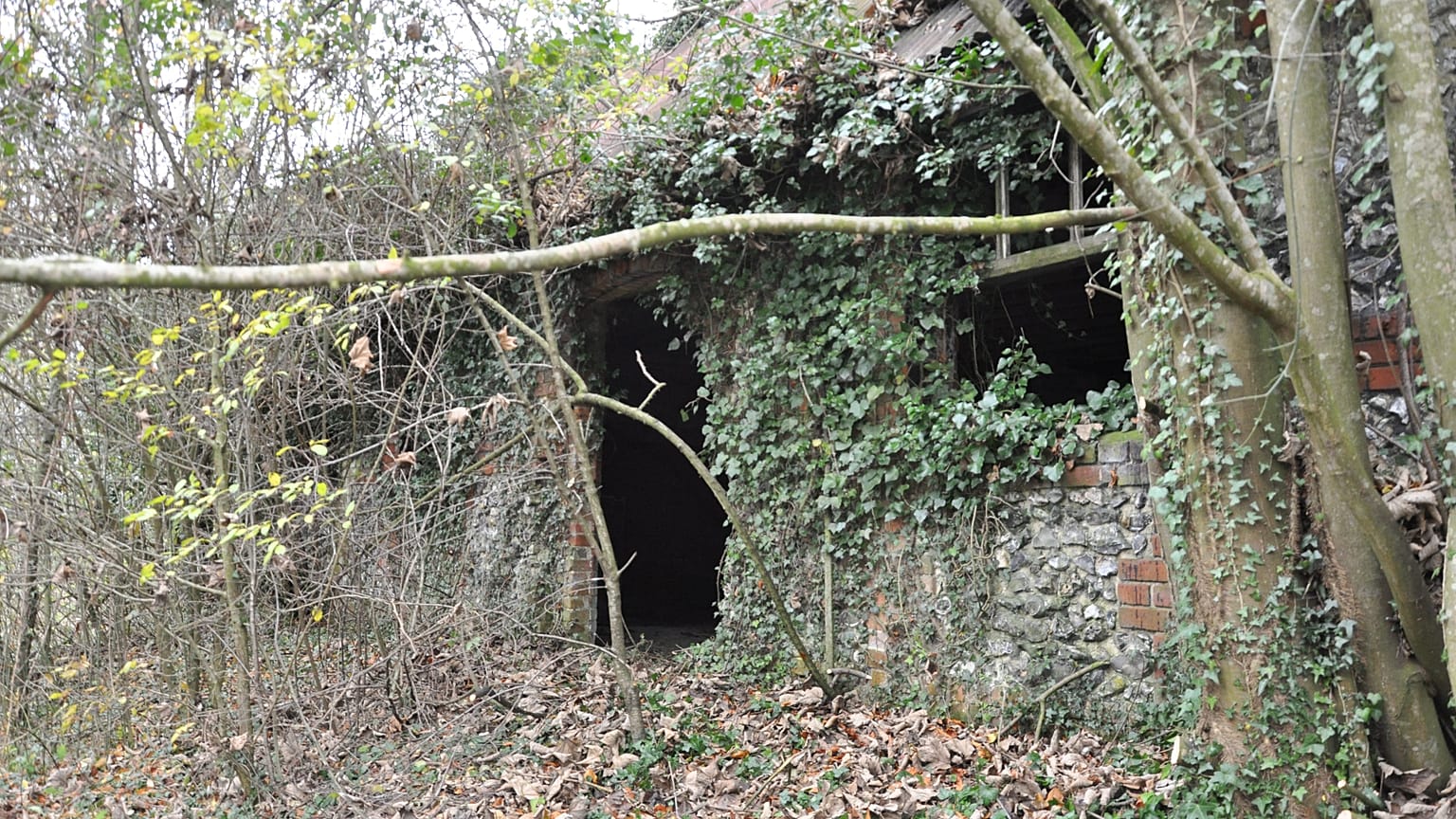 La grange où vivait l'homme. 