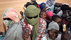 Nigerianer und Migranten aus Drittstaaten auf dem Weg von Agadez, Niger, nach Libyen, Montag, 4\. Juni 2018\. 