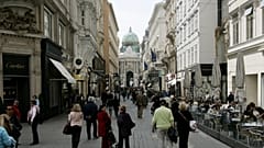 Compradores en Austria (foto de archivo)