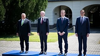 Orbán Viktor, Petr Fiala, Ódor Lajos és Mateusz Morawiecki a visegrádi országok kormányfőinek csúcstalálkozóján Pozsonyban 2023. június 26-án