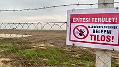 Az építkezés lezárt területe Fertőrákoson - 2023. november 30.