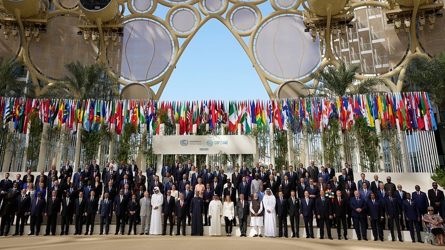 COP28 dünya liderlerini Dubai'de iklim krizini konuşmak için bir araya getirdi