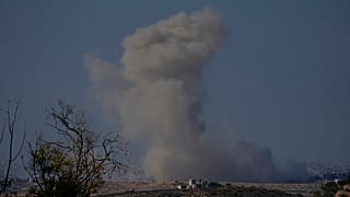 El humo causado por un ataque aéreo de Israel sobre la Franja de Gaza