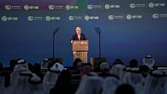 Zirve öncesi Antarktika ve Nepal'deki eriyen buzulları ziyaret eden BM Genel Sekreteri Antonio Guterres gezegenin alarm verdiğini söyledi
