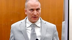 Polis Derek Chauvin, siyahi George Floyd'un ölümüne neden olmaktan mahkum oldu (arşiv) 