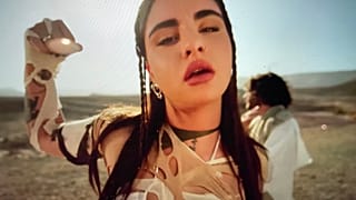 صورة من أغنية "Charbu Darbu"