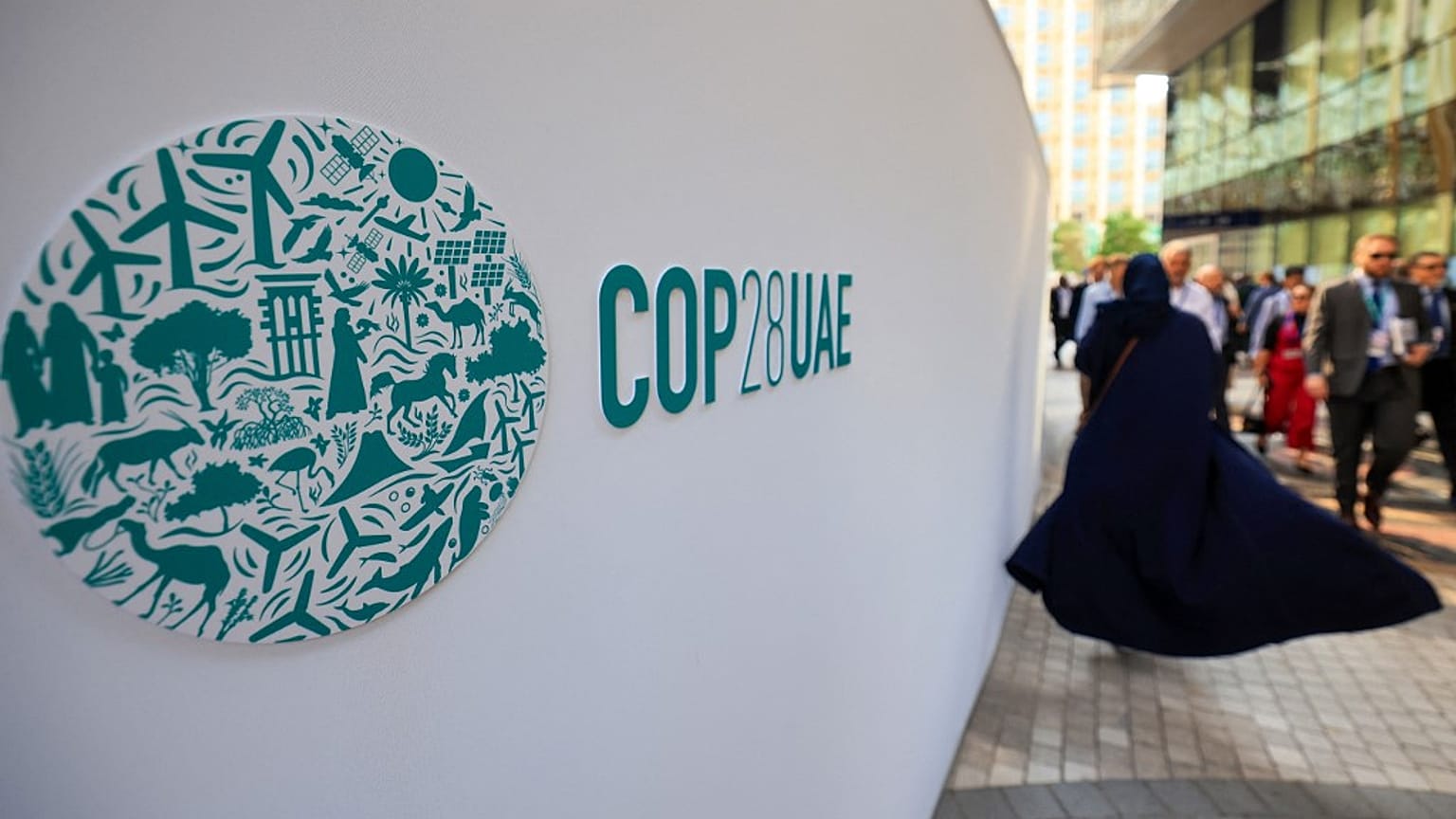 Logo della Cop28 a Dubai