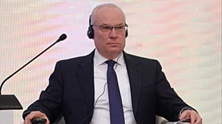 المبعوث الأمريكي الخاص إلى اليمن تيم ليندركينغ  خلال مؤتمر حول الحرب المدمرة في اليمن استضافته دول مجلس التعاون الخليجي الست في العاصمة السعودية الرياض في 30 مارس 2022،