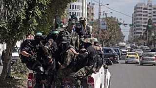 عناصر من كتائب القسام الجناح العسكري لحركة فتح في قطاع غزة