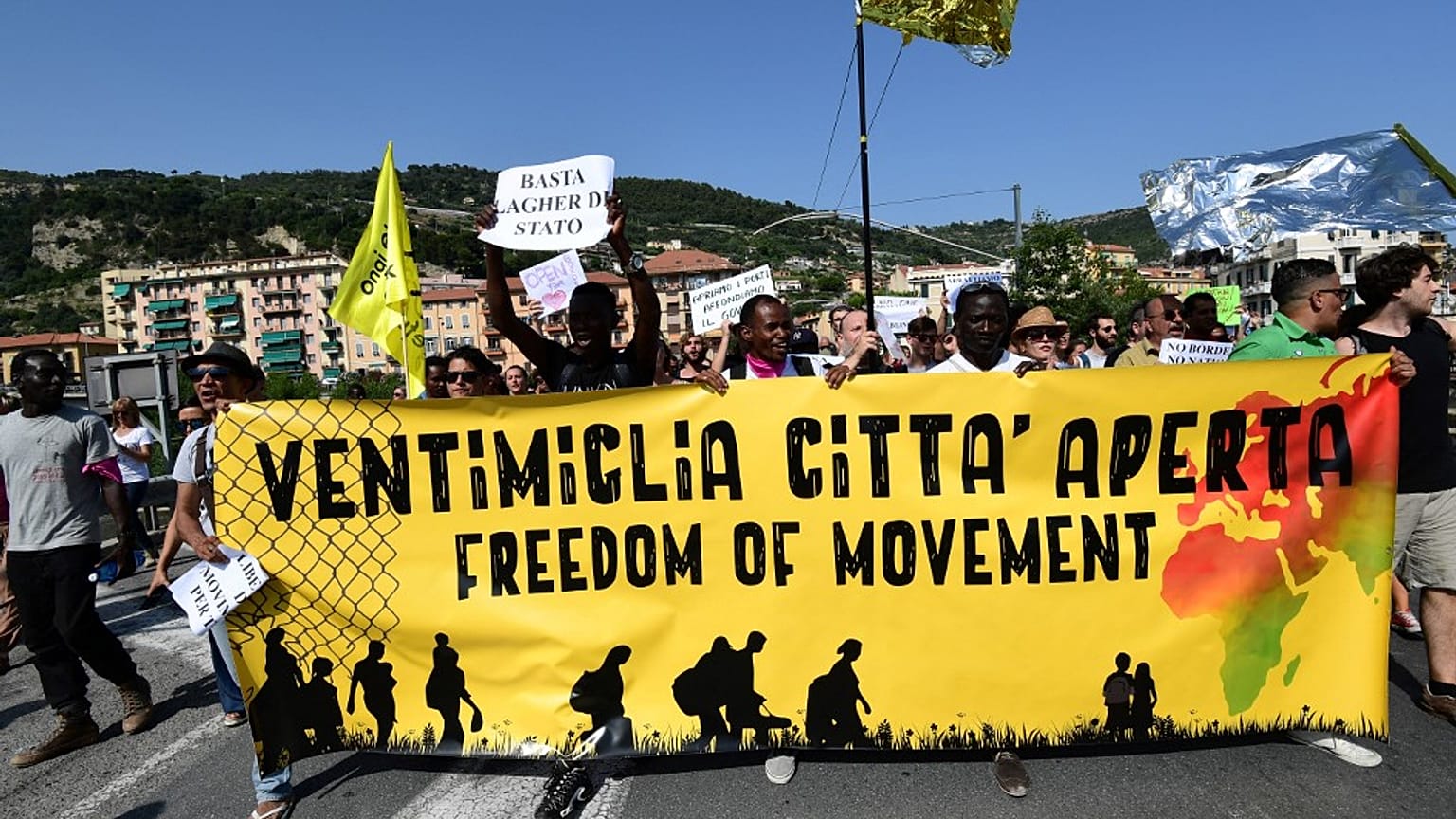 Manifestazione per la libera circolazione delle persone a Ventimiglia