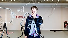 Imagen del artista Jesse Darling, que ha ganado este año el Premio Turner, el más prestigioso del arte contemporáneo en el Reino Unido.
