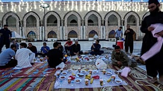 فطور في جامع الشيخ عبد القادر الكيلاني في بغداد